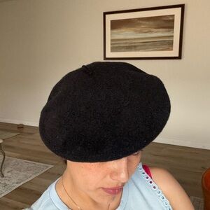 Classic Black Wool Beret - Unbranded